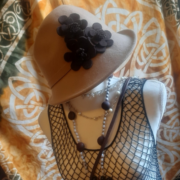 Felt Fedora - Picture 2 of 4